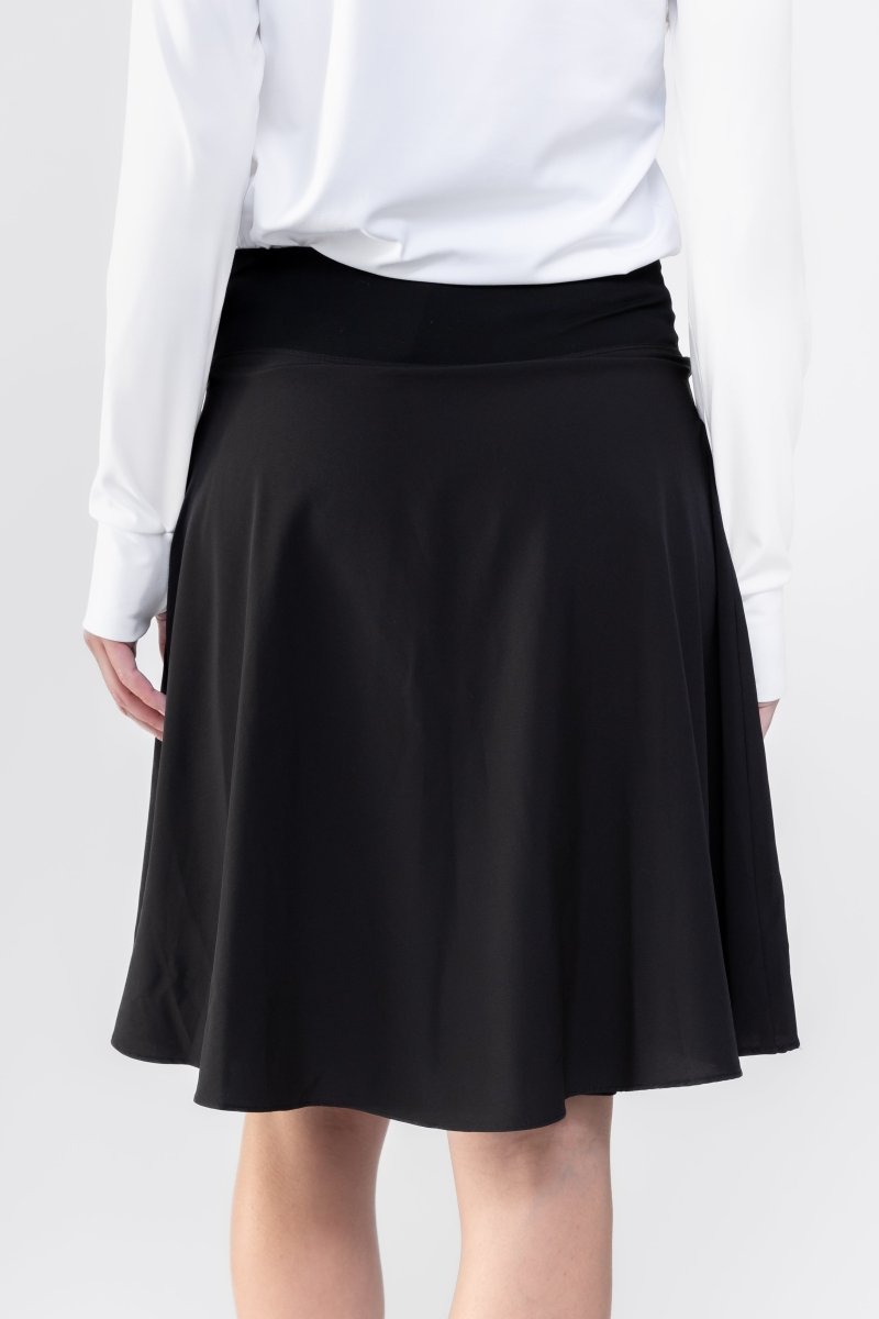 BLACK ACHIEVE SKIRT