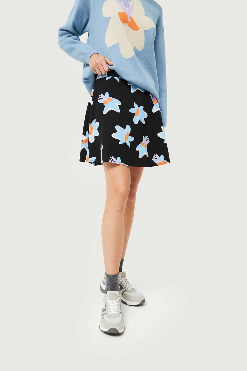 LIGHT BLUE MINI SKIRT FLOWERS