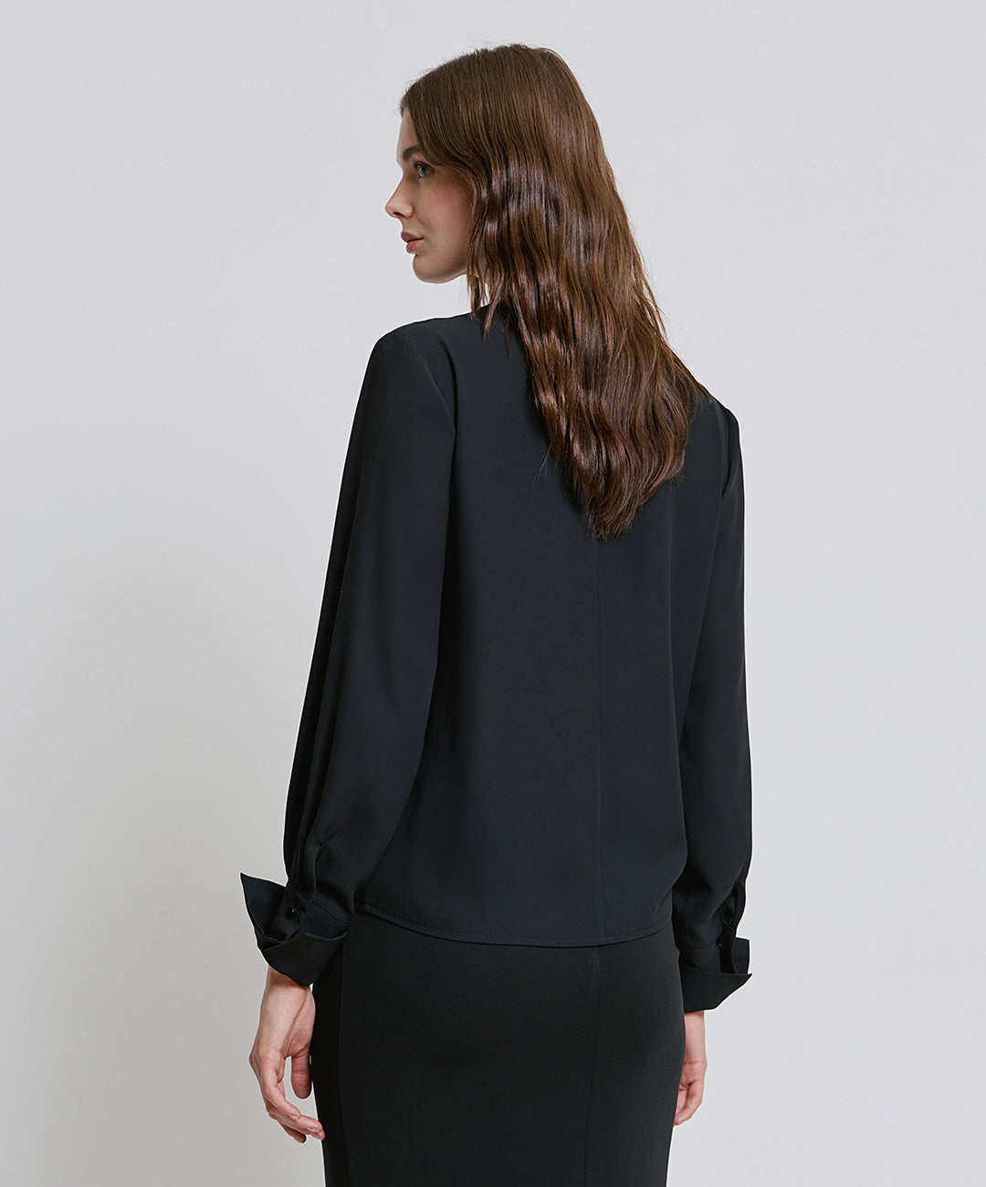 BLACK WRAP  WIDE CUFFS TOP