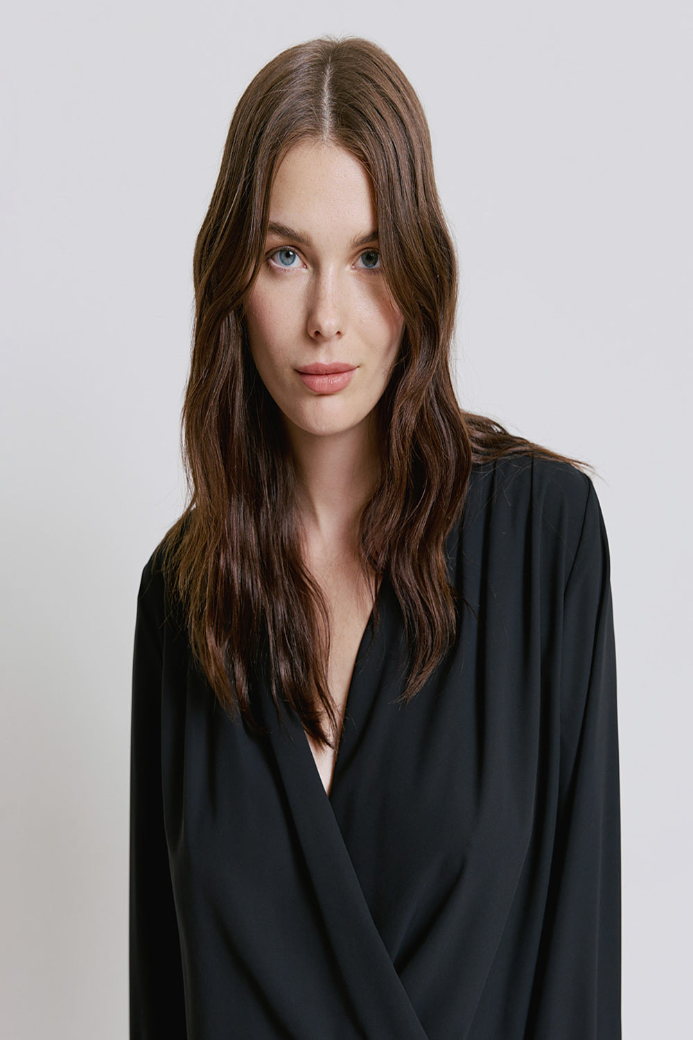 BLACK WRAP  WIDE CUFFS TOP