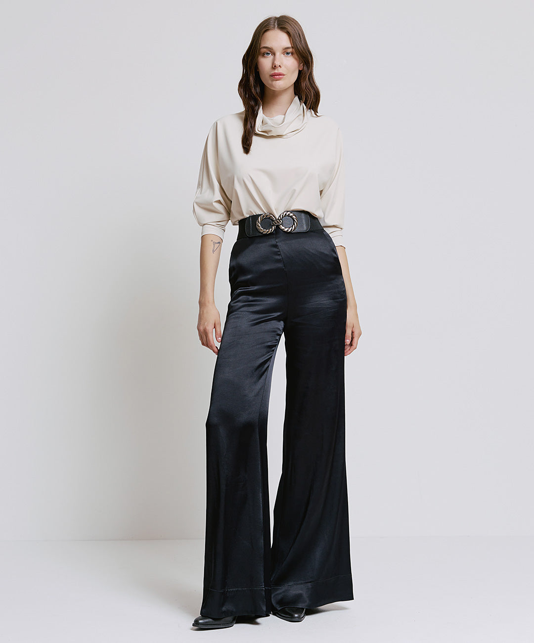 BLACK HIGH WAIST SATIN PANTS
