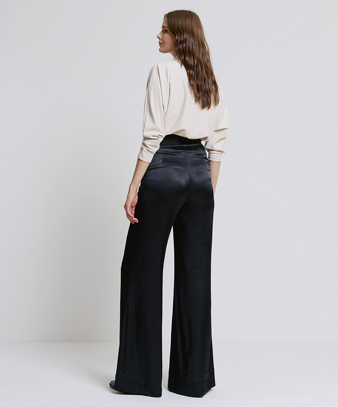 BLACK HIGH WAIST SATIN PANTS