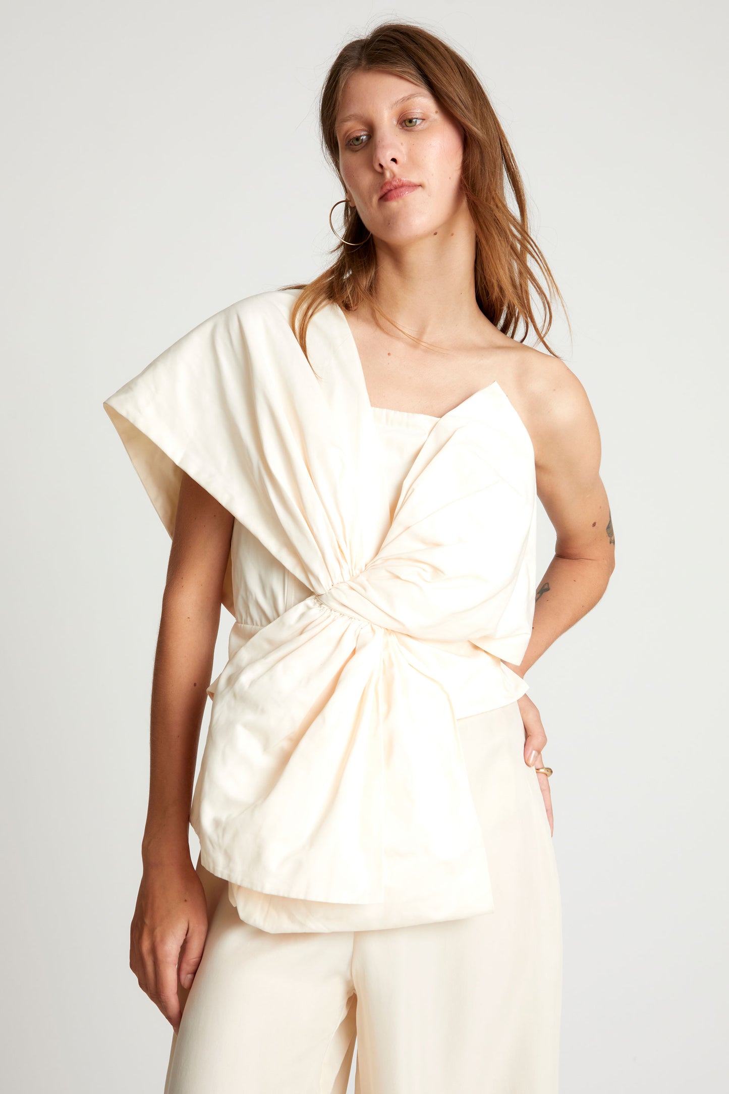 WHITE ASYMMETRIC DESIGN TOP