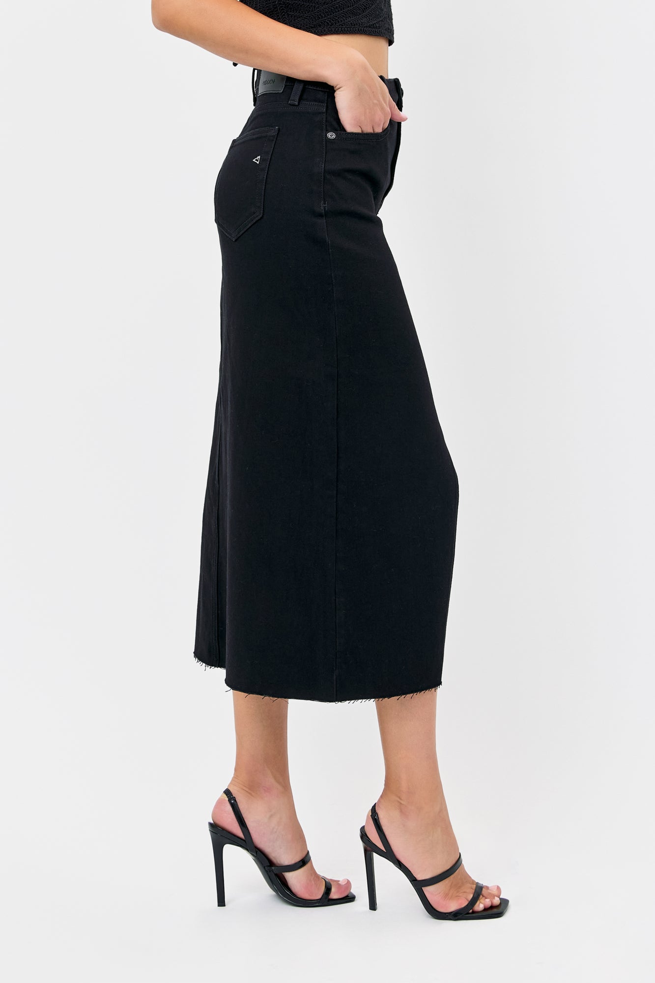 BLACK RISE MIDI SKIRT