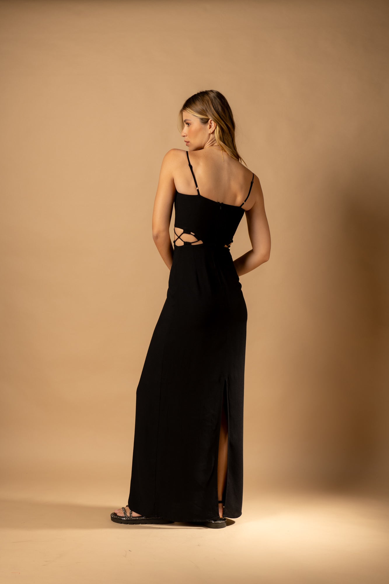 BLACK POST MAXI DRESS