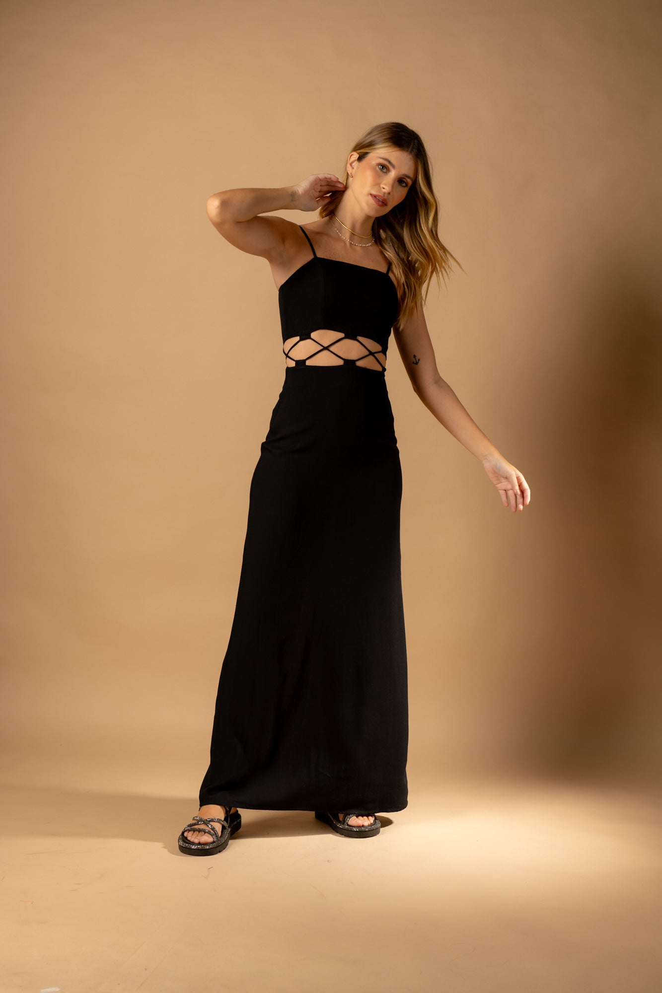 BLACK POST MAXI DRESS
