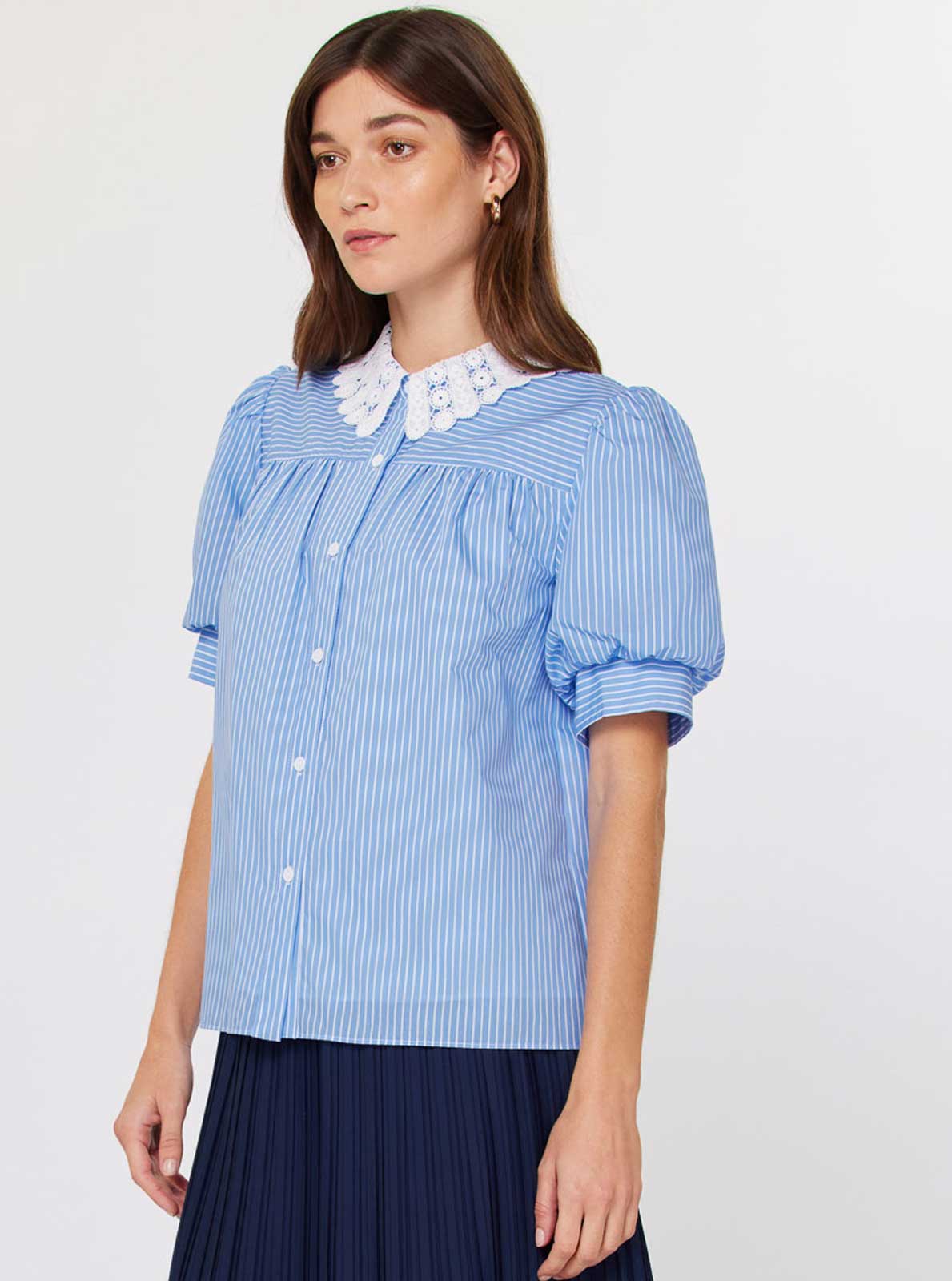 BLUE LACE COLLAR TOP