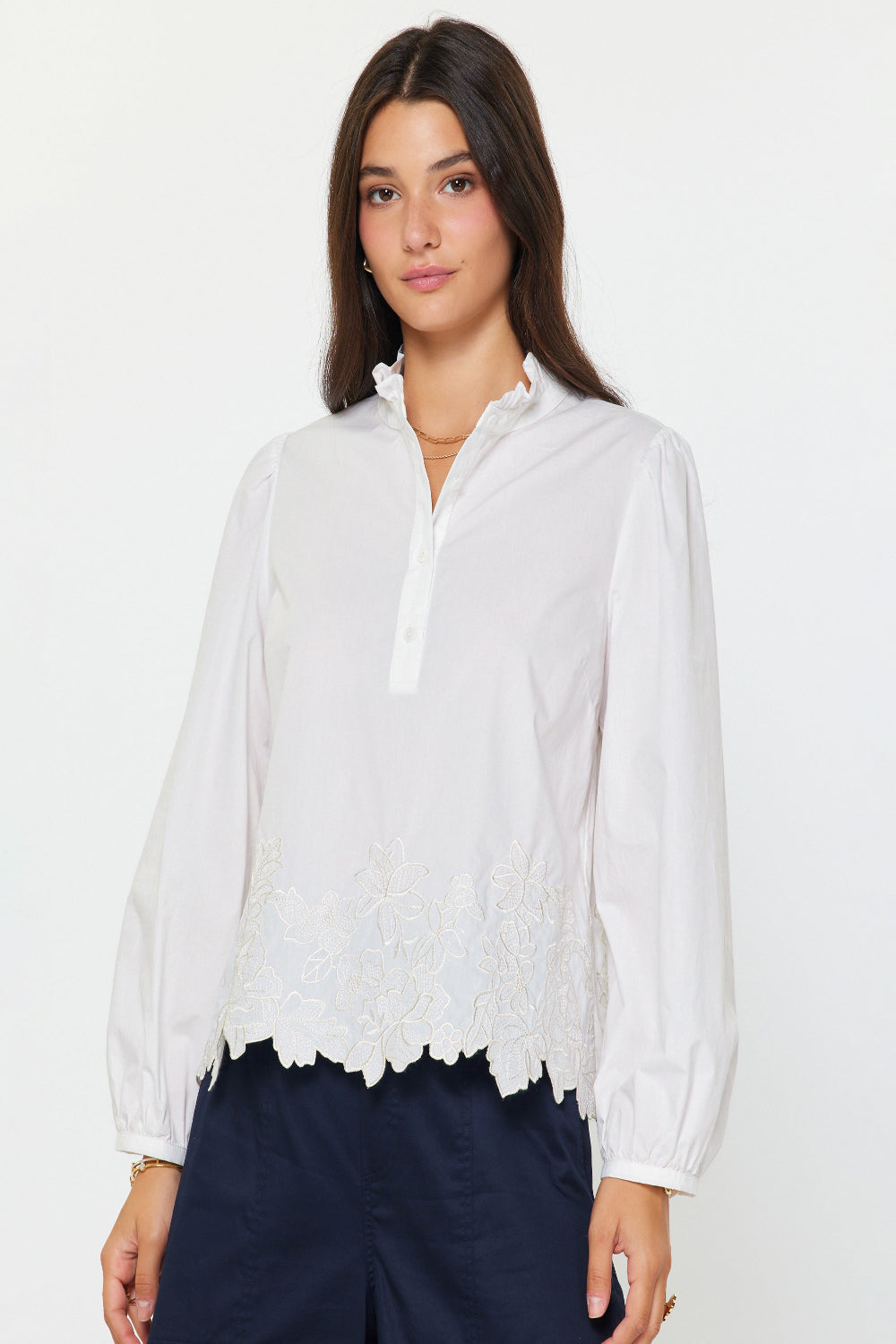 WHITE RUFFLED TOP