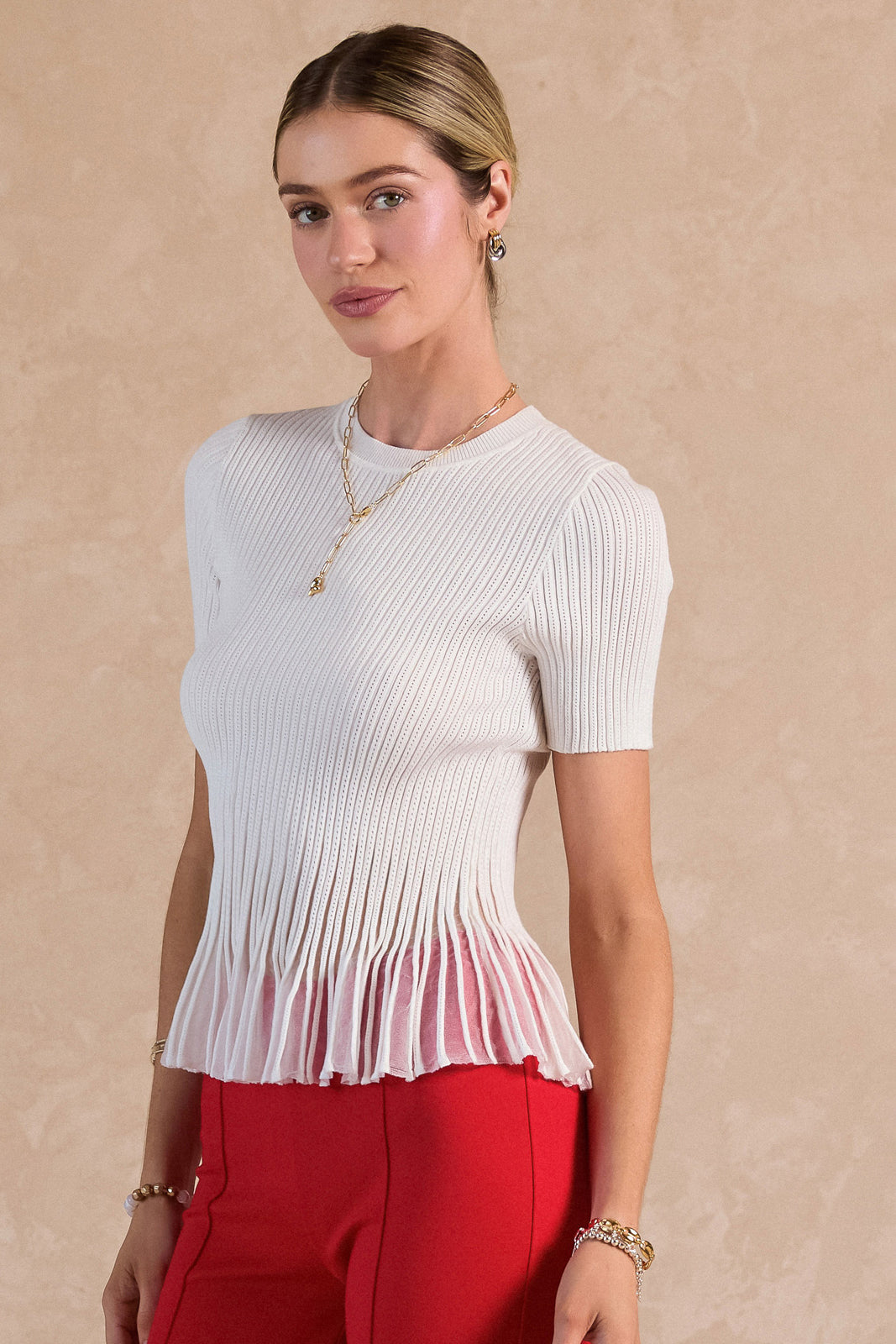 IVORY FLIRY SWEATER TOP