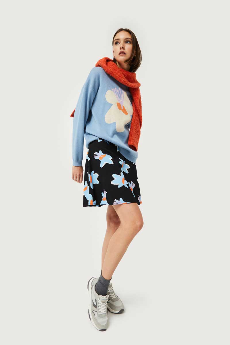 LIGHT BLUE MINI SKIRT FLOWERS