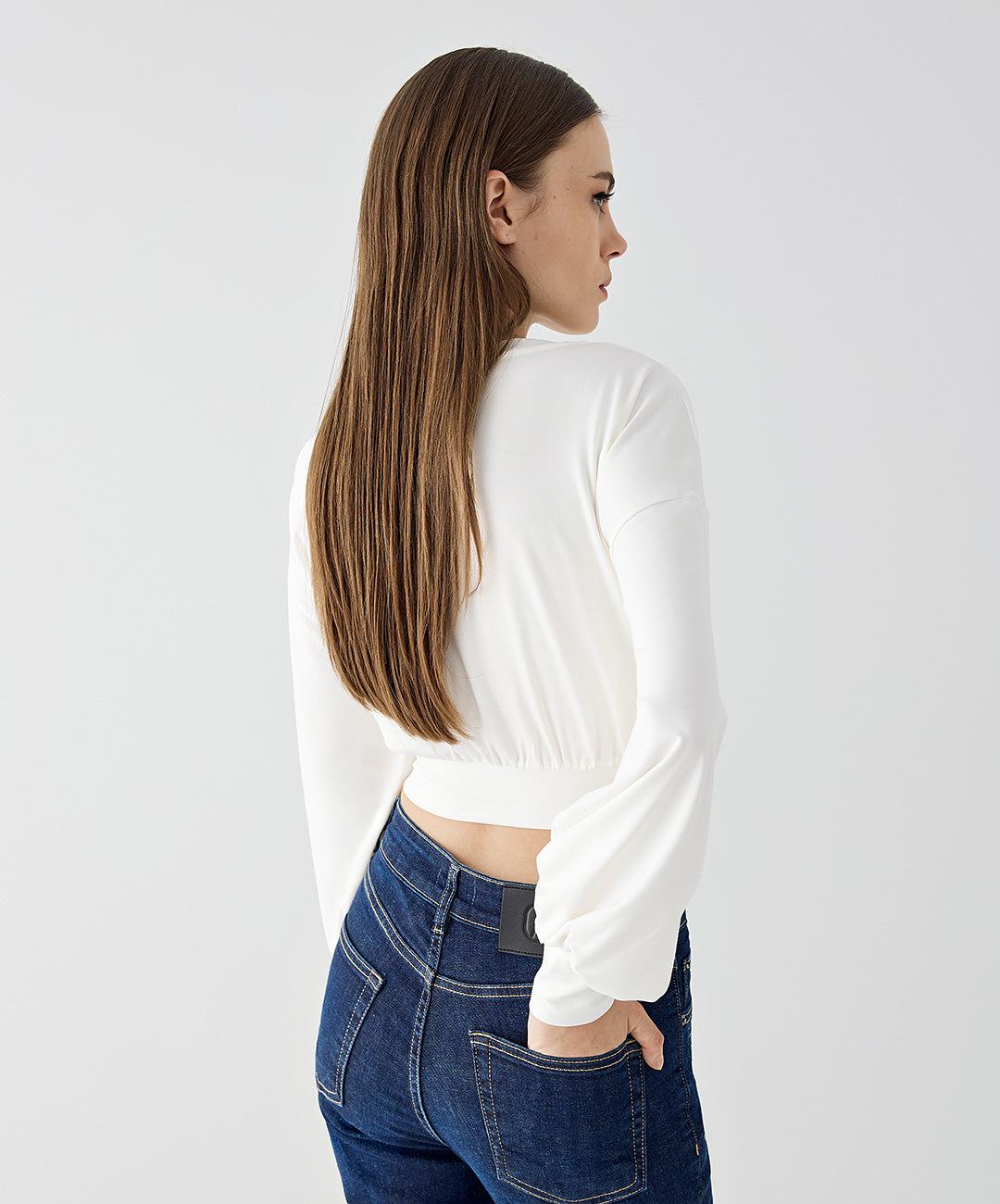 WHITE CROPPED KNOTTED TOP