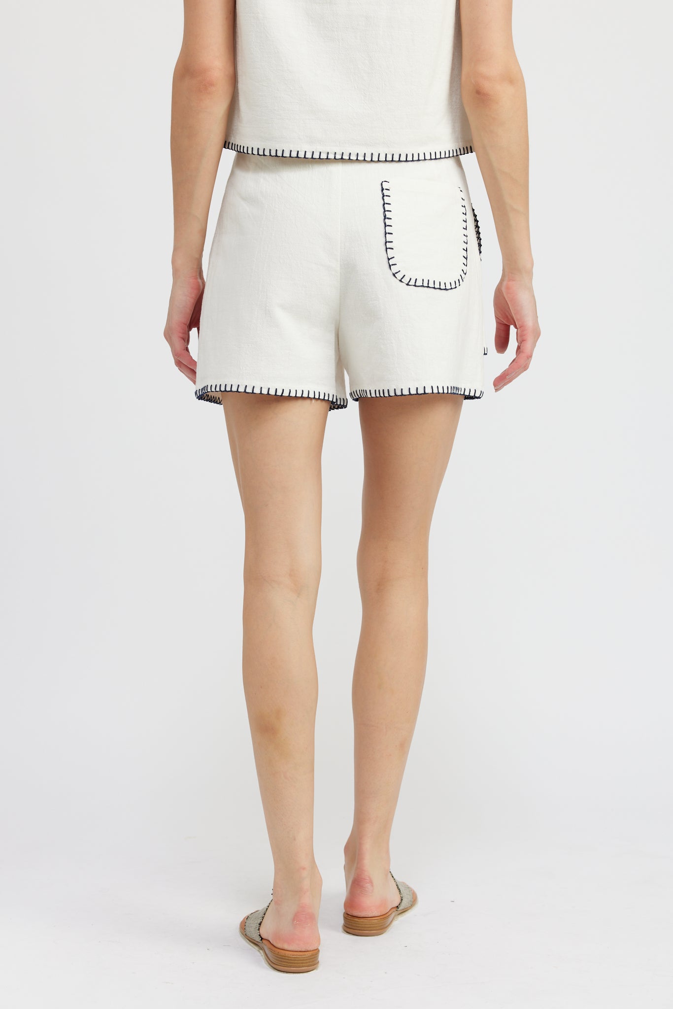 WHITE LINEN BOW SHORTS